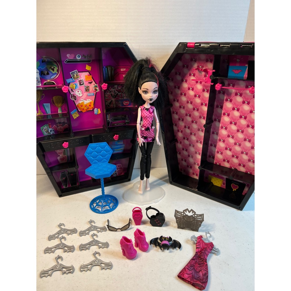 Monster High G1 Draculaura Coffin Bean Locker Playset Doll Accessories 2013-2014